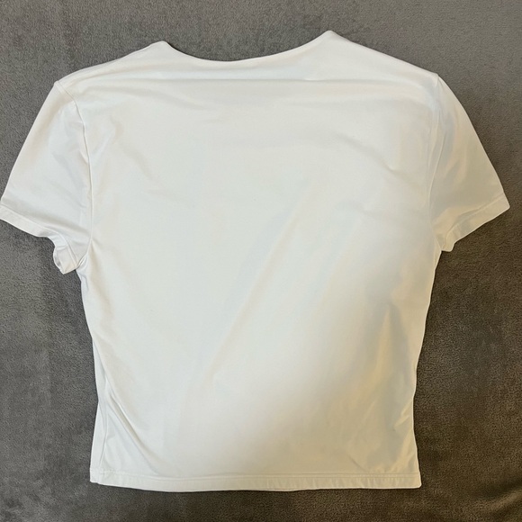 Abercrombie Women’s White T-Shirt Size M - Picture 2 of 2